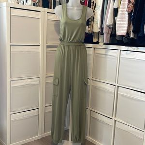 NWT Faded Rose Green casual jogger jumpsuit ⭐️⭐️⭐️⭐️⭐️
